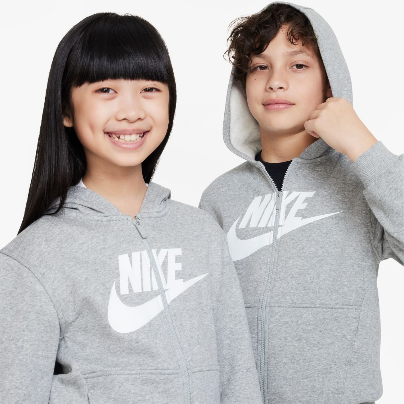 Grauer Nike Club Fleece-Hoodie