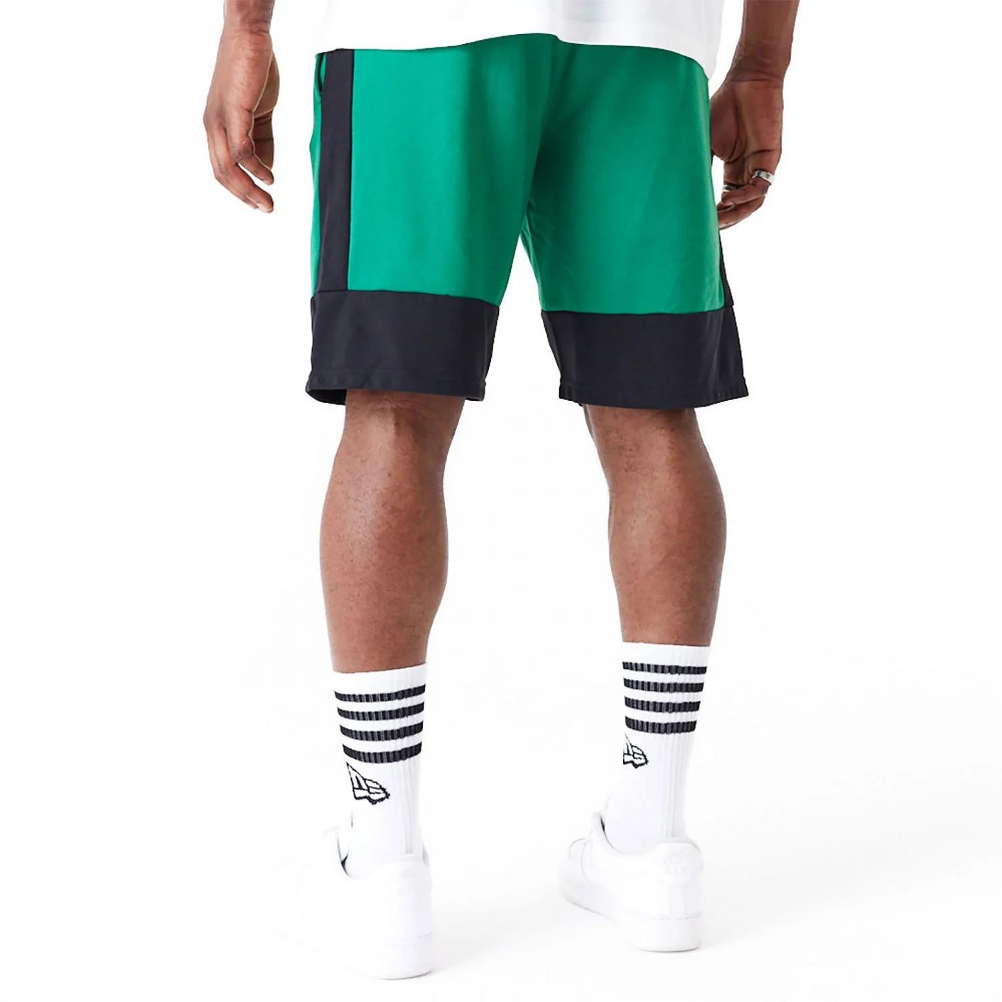 New Era – Boston Celtics – NBA-Shorts in Grün mit Farbblockdesign
