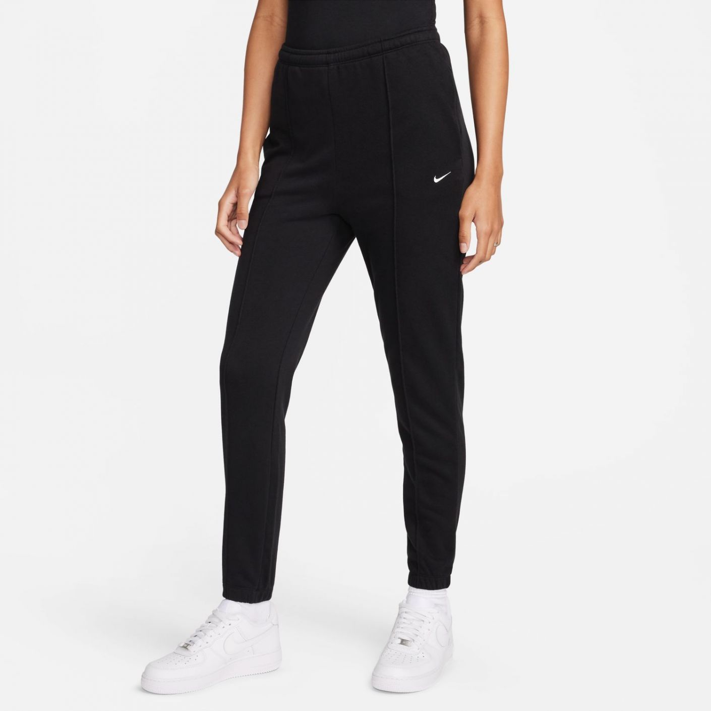 Ladies nike slim fit joggers deals