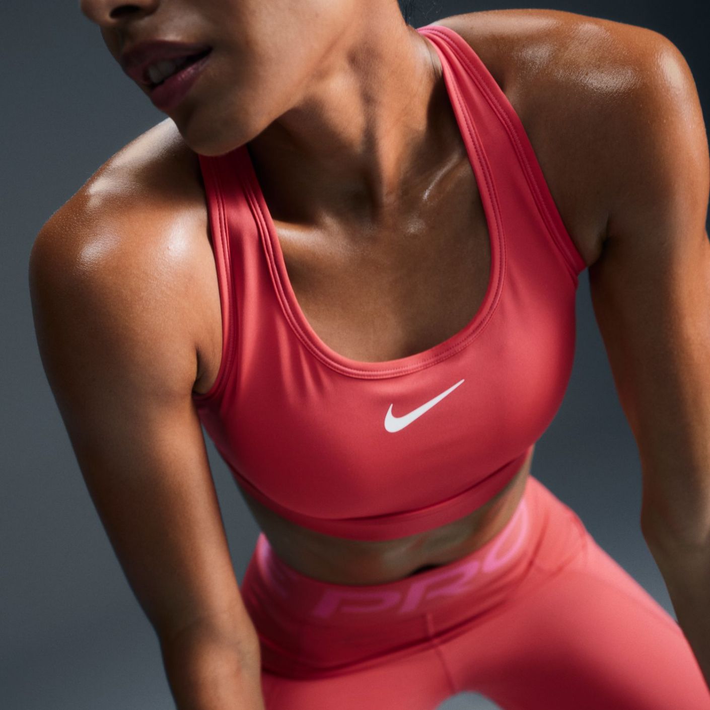 Nike Swoosh Medium Padded Support Bra - Women Aster Pink/White