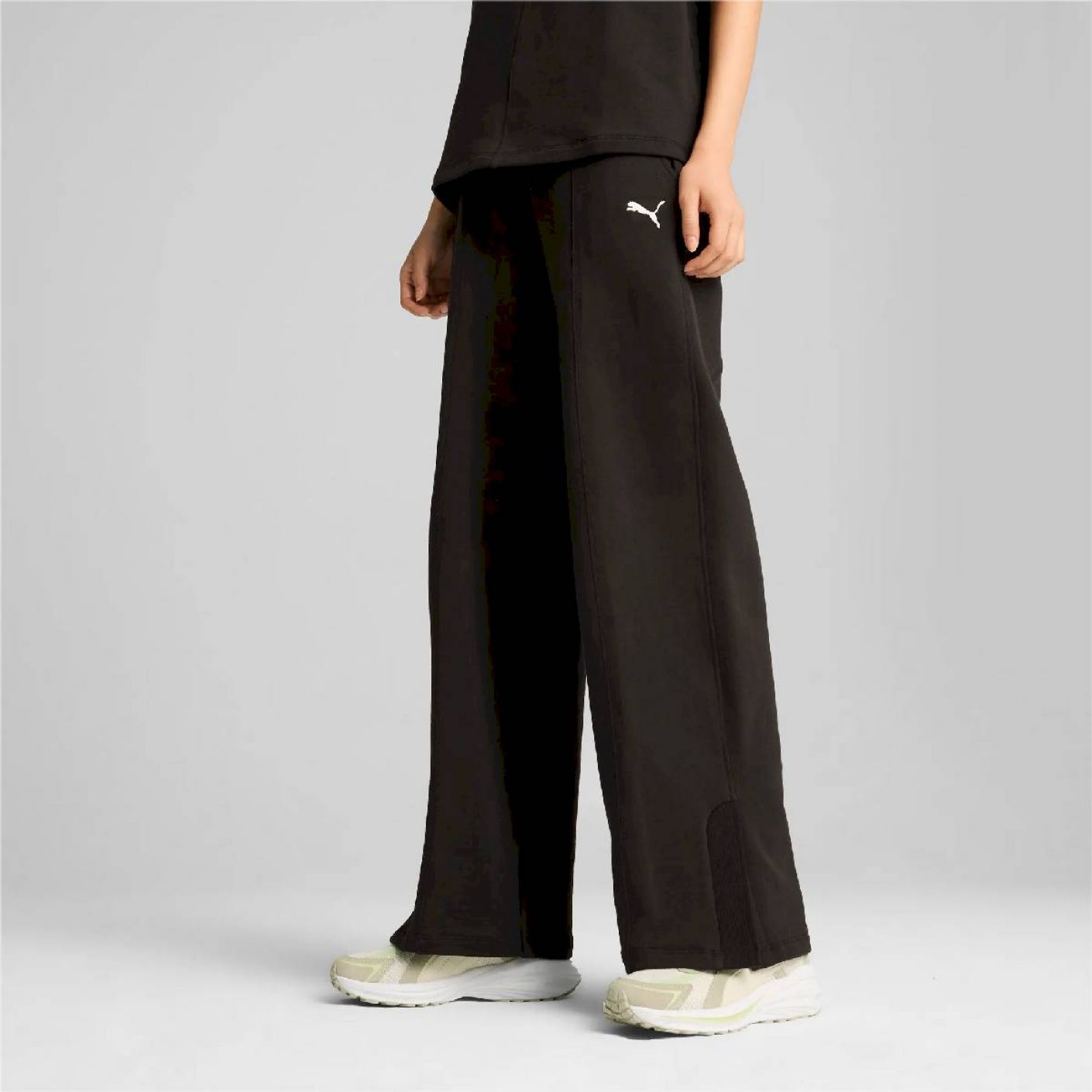 Puma Pantaloni Her High-Waist Straight Neri da Donna