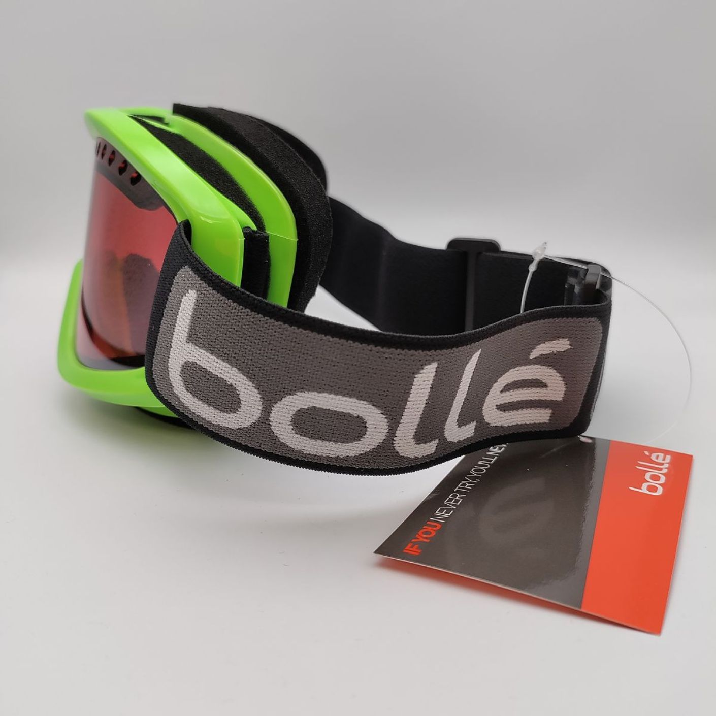 Bollé Carve Skibrille, glänzend grüne Linse, Vermillon Gun, Kat. S2