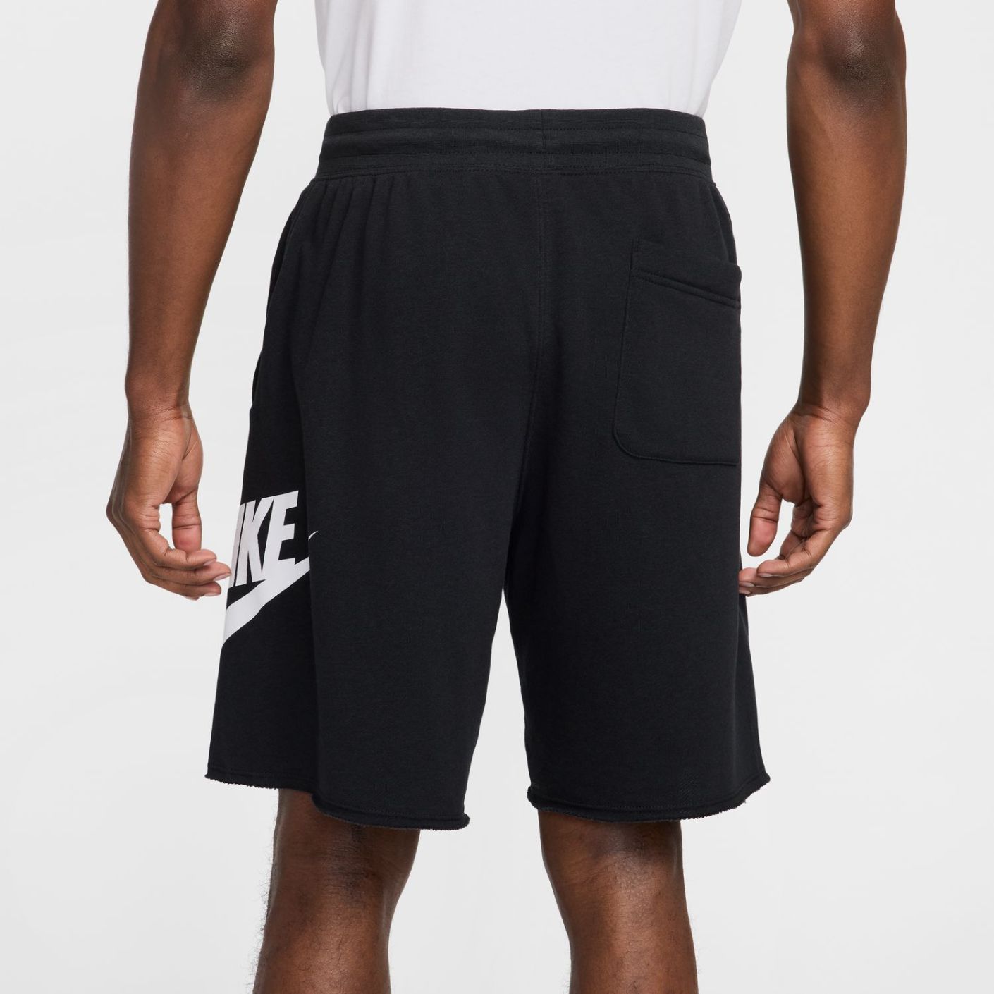 Nike Short Alumni aus French Terry Schwarz/Weiß für Herren