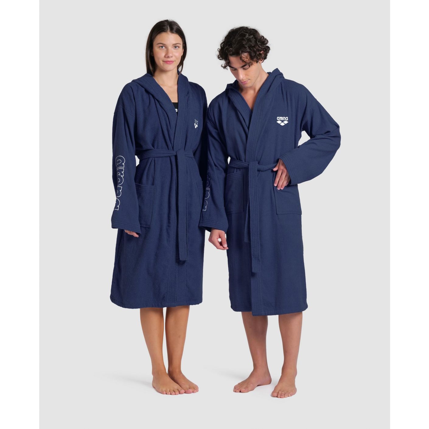 Arena Unisex Zeppelin Bademantel aus Baumwolle in Hellblau und Weiß