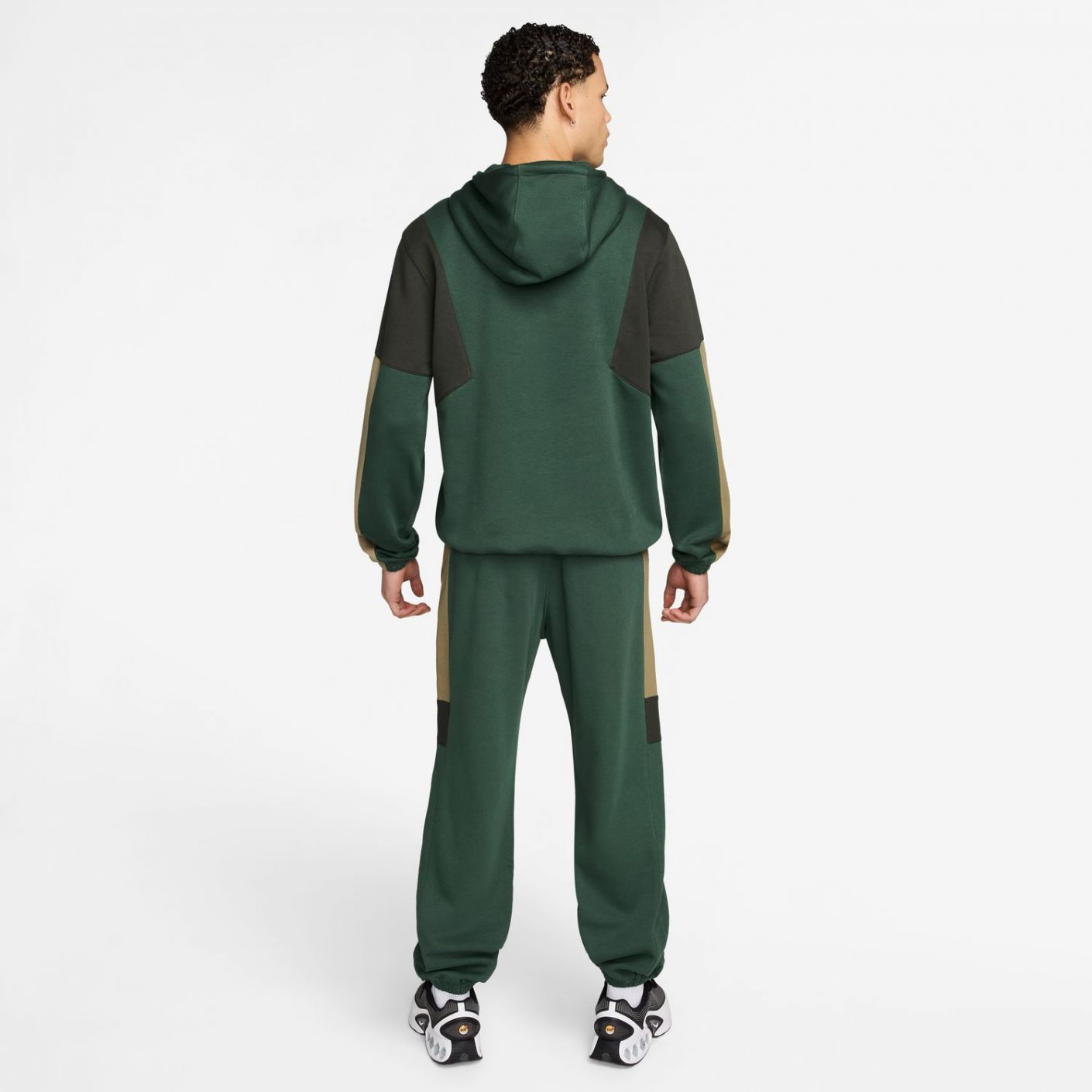 Nike Tuta Club Fleece Fir/Parachute Beige/Sequoia/White da Uomo