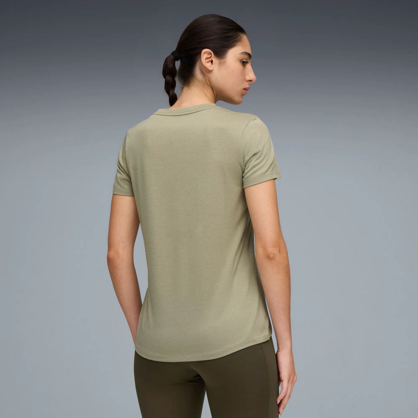 Puma TAD Lux Army T-Shirt mit V-Ausschnitt für Damen