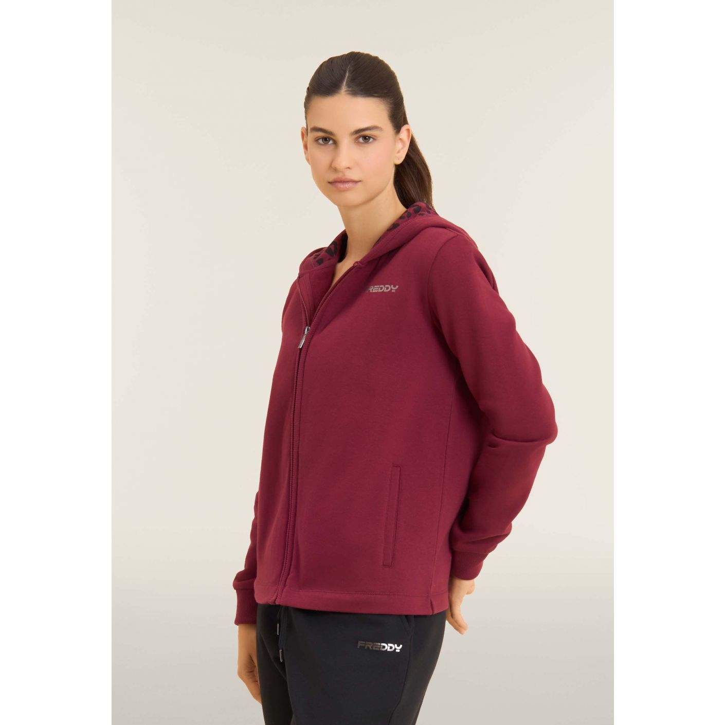 Freddy Tuta con interno cappuccio animalier e spacchi laterali Rossa da Donna