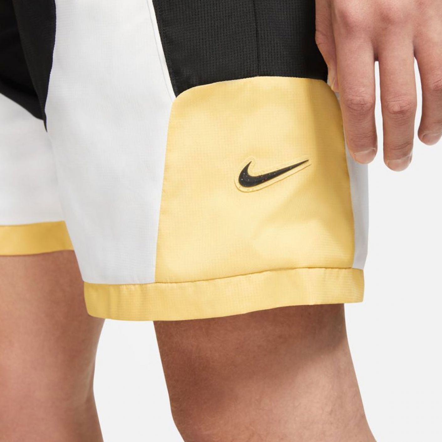 Nike Short Throwback Black-Yellow