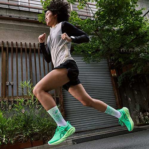 Intersuola geometrica ASICS Novablast 5 tecnologia FF BLAST MAX